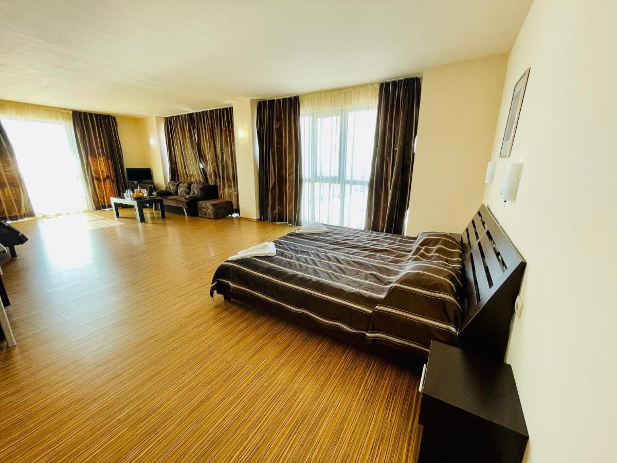 At The American'S Hotel Pomorie Exterior photo