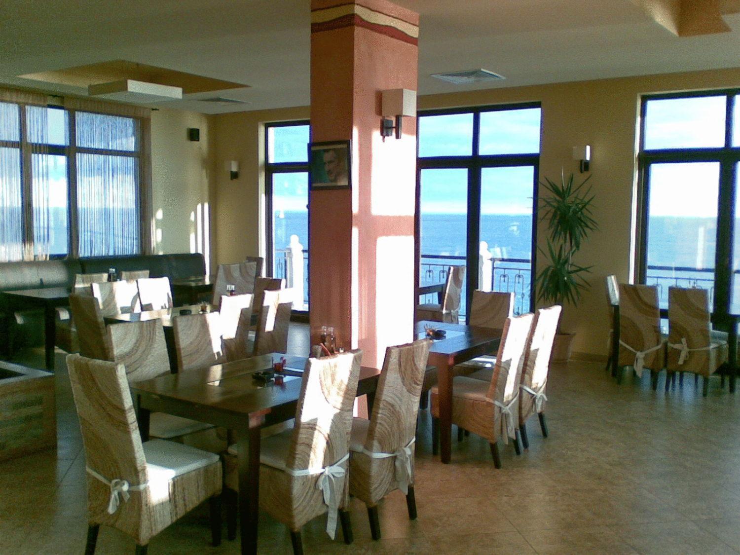 At The American'S Hotel Pomorie Exterior photo