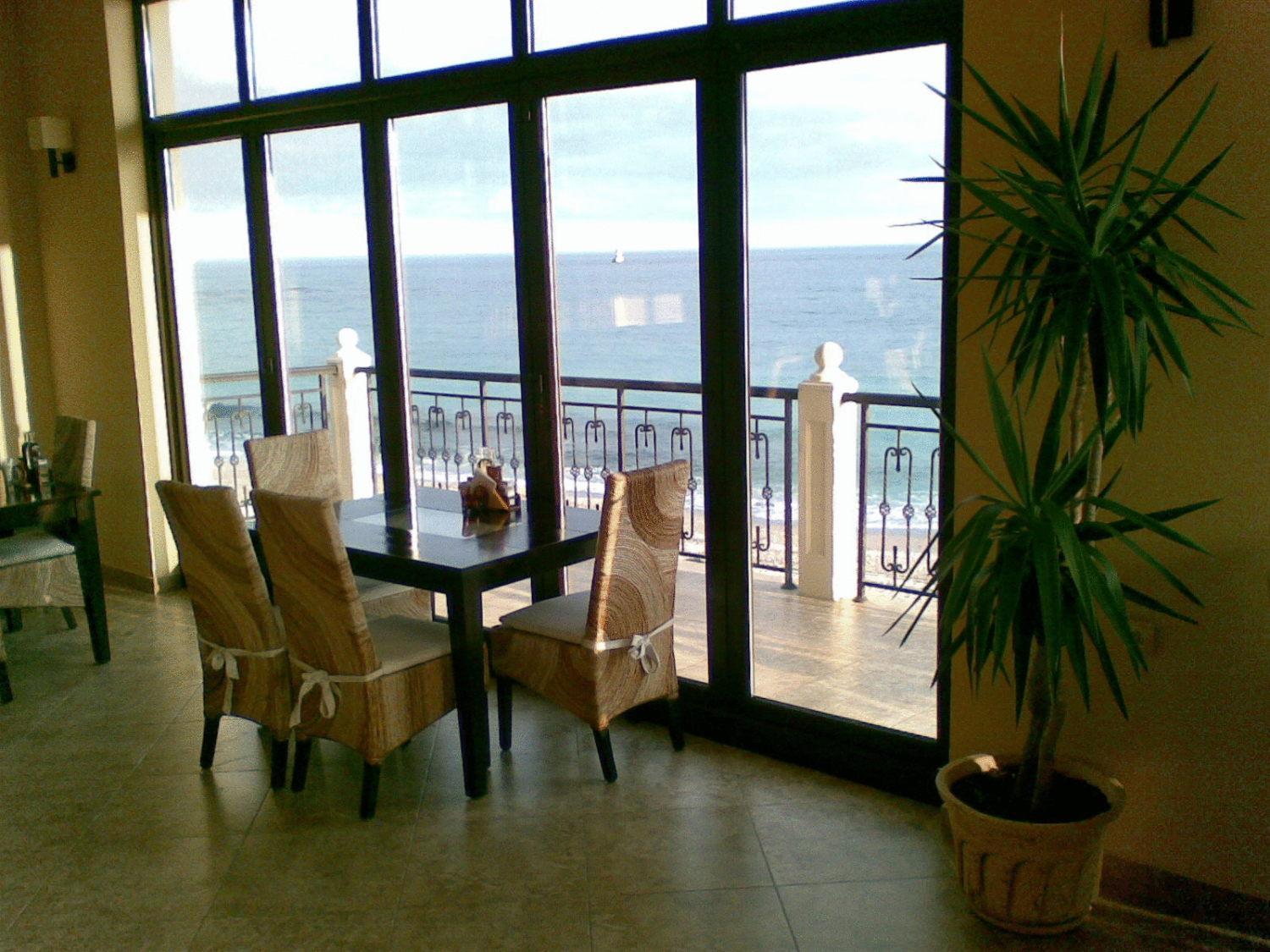At The American'S Hotel Pomorie Exterior photo